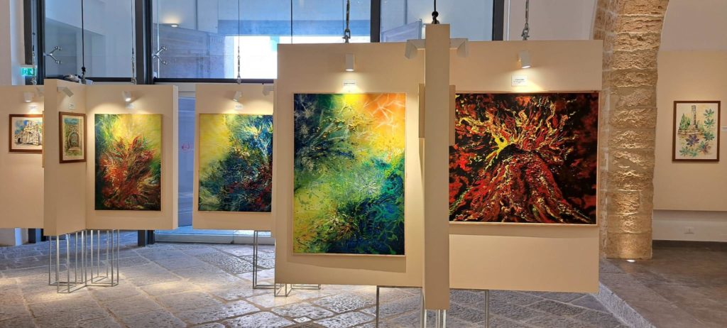 Artisti in galleria: pittura e architettura, incontrano la poesia, musica e danza per la mostra ”L’arte mediterranea”
