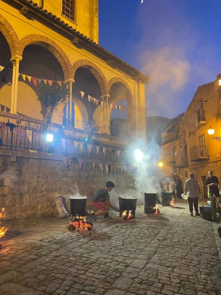 Castelbuono,Festa di San Giovanni,premio ex aequo della miglior “quarara”Castelbuono