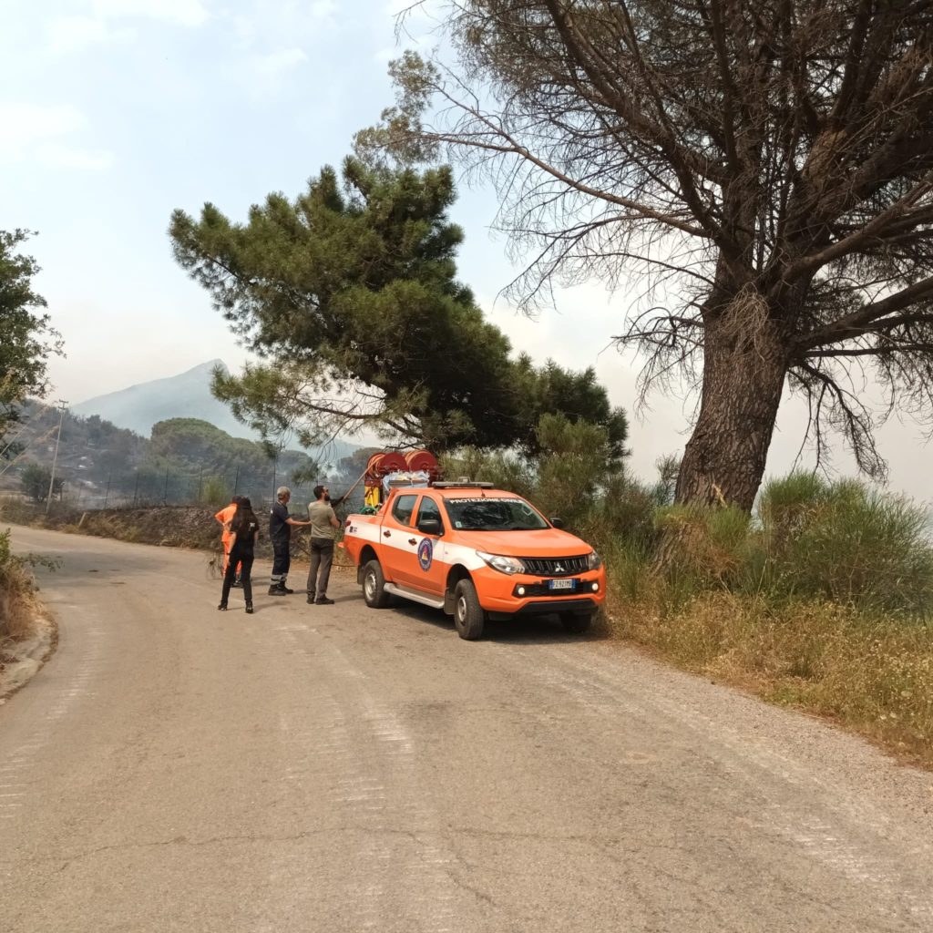 Isnello, giornata segnata dagli incendi