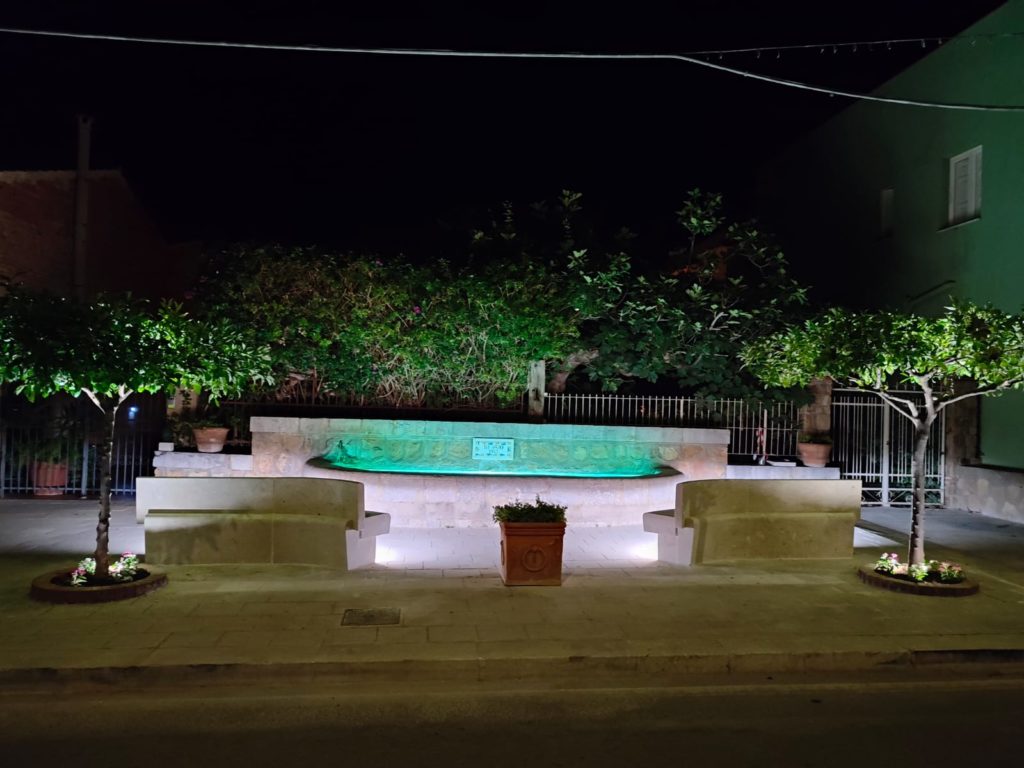 Bevaio di via Libertà. Ecco le panchine