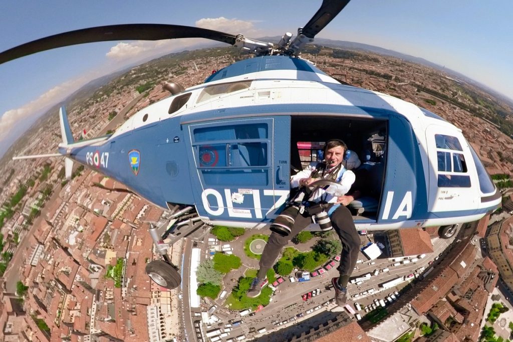Giornata mondiale della fotografia – la Polizia  annuncia l’avvio delle vendite del calendario 2024
