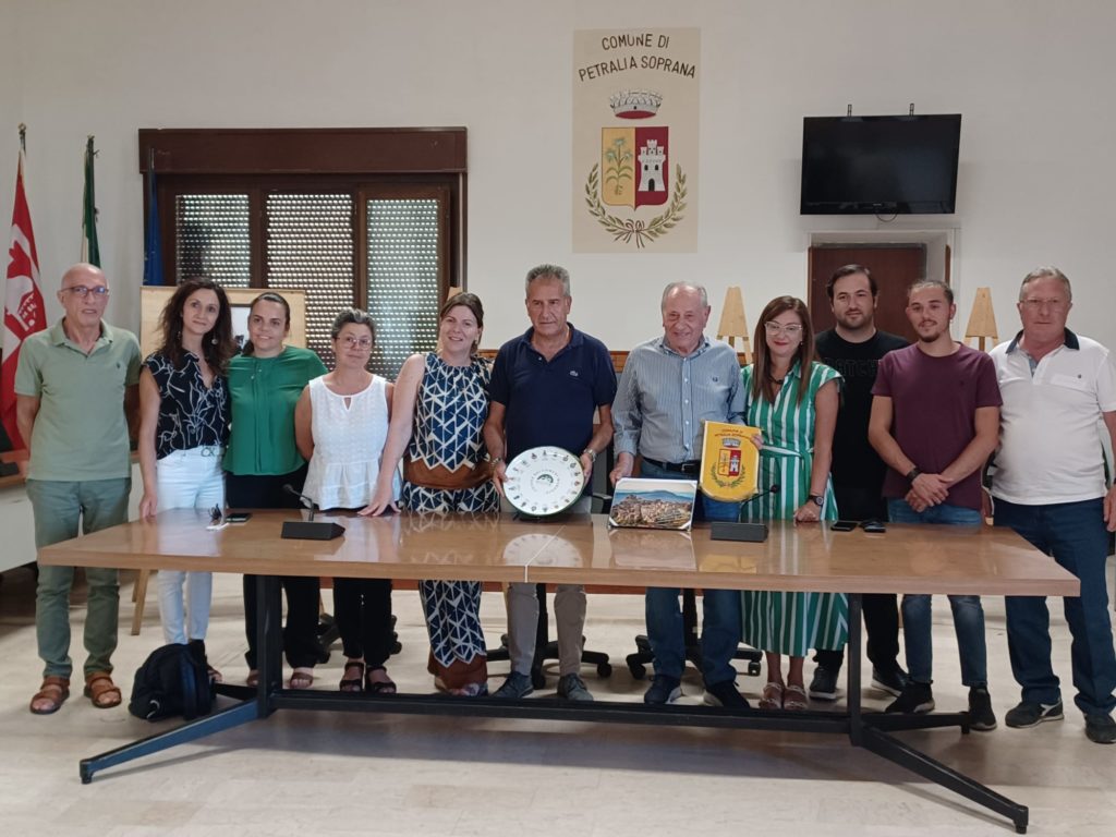 La visita da Principe di Re Carlo III a Petralia Soprana ,donate le foto dell’evento