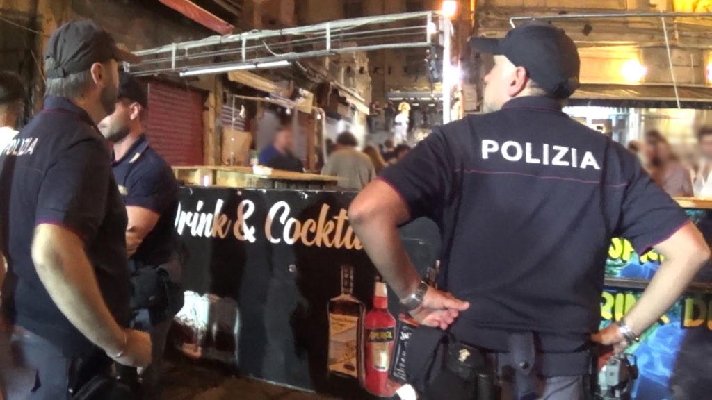 Controlli alla Vucciria da parte della Polizia