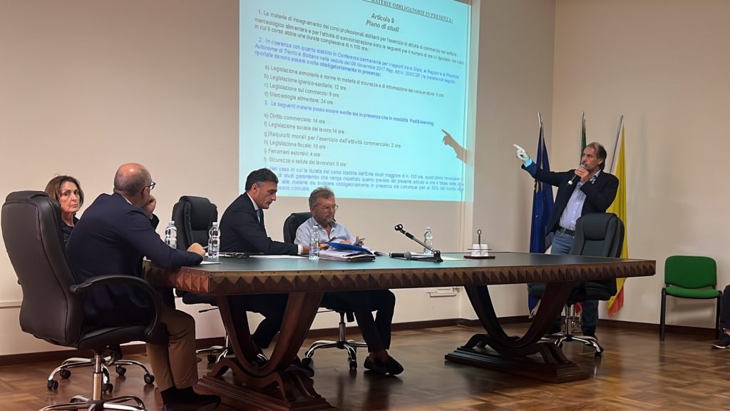 Attività produttive, nuove regole per corsi abilitanti al commercio. Tamajo: «Puntiamo sulla semplificazione»