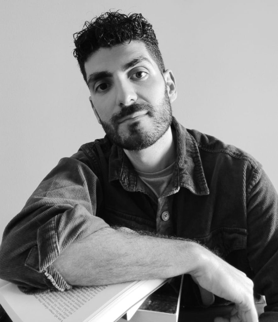 Simone Rausi. “Il colore delle cose non dette” con il “gioco” dei social