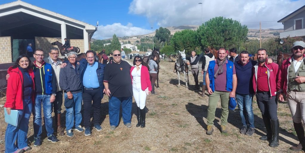 A Gangi amazzoni e cavalieri al raduno delle associazioni ippiche della Sicilia