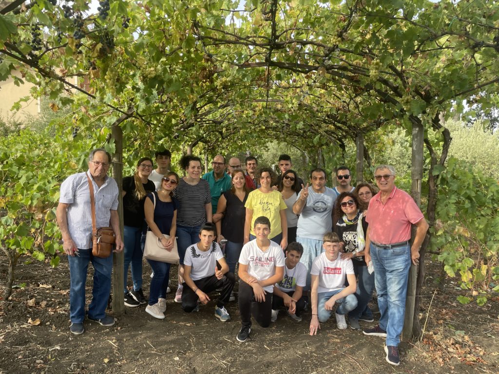 Madonie Agro-Salute, alla Tenuta San Giaime di Gangi la vendemmia inclusiva con ragazzi diversamente abili