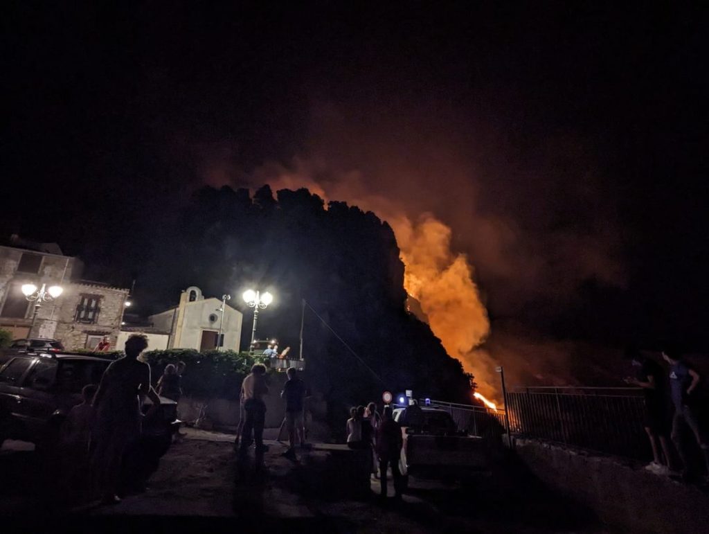 Incendi, da Cdm ok a stato emergenza Sicilia. Schifani: «Soddisfatti per obiettivo raggiunto»