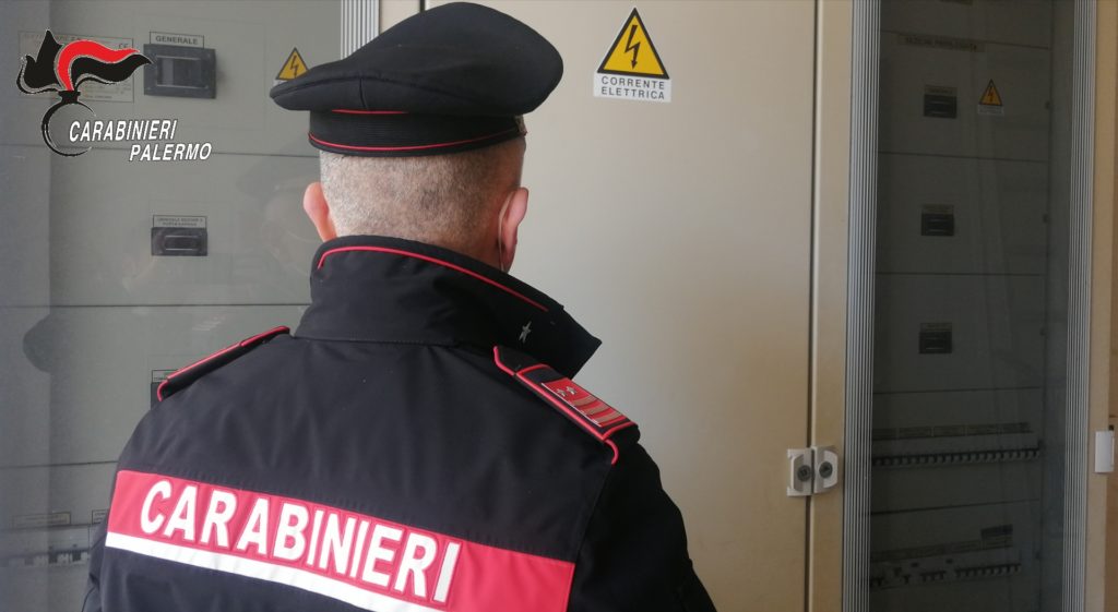 I Carabinieri denunciano 10 persone per furto di energia elettrica