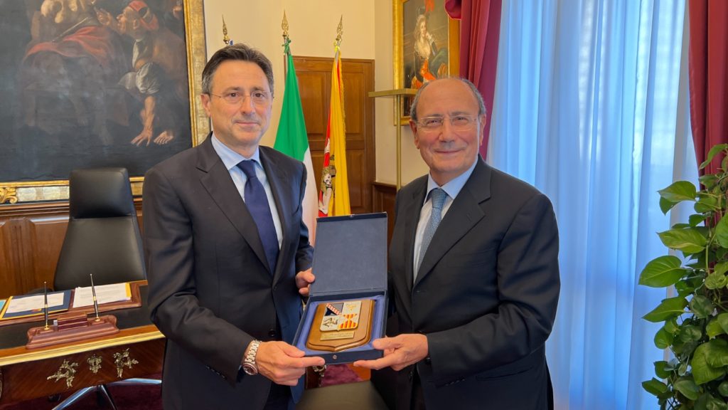 Palazzo d’Orleans, il presidente Schifani riceve il neo questore di Palermo Calvino