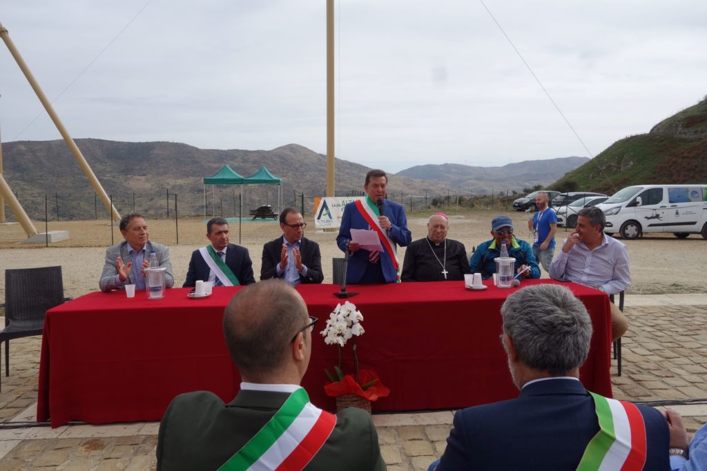A San Mauro Castelverde, inaugurata l’altalena più alta d’Europa