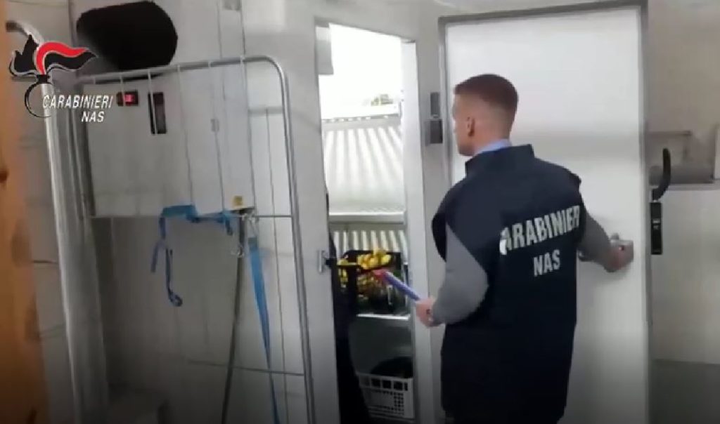 Controlli del NAS di Palermo in città: sequestri di alimenti e sanzioni ad esercizi di ristorazione