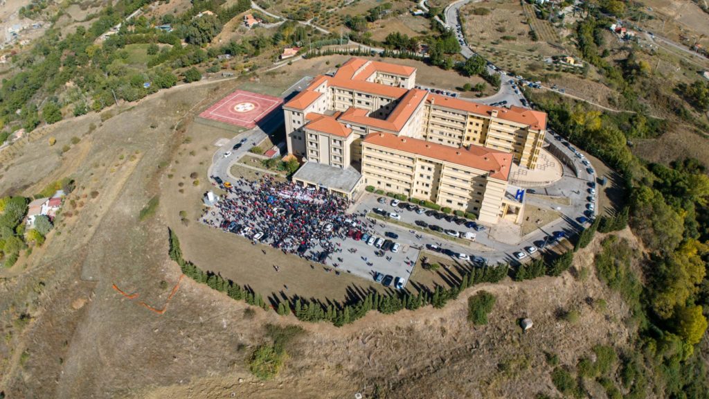 Sanità,Schifani: «Un incentivo economico ai medici degli ospedali di zone disagiate»