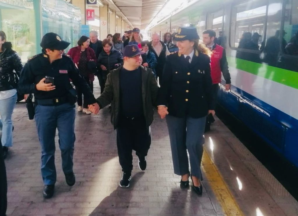 L’associazione famiglie persone down a scuola di sicurezza con la Polizia di stato