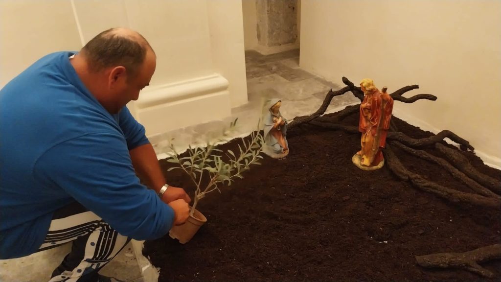 Cefalù. Il presepe di Brocato sul tema degli incendi