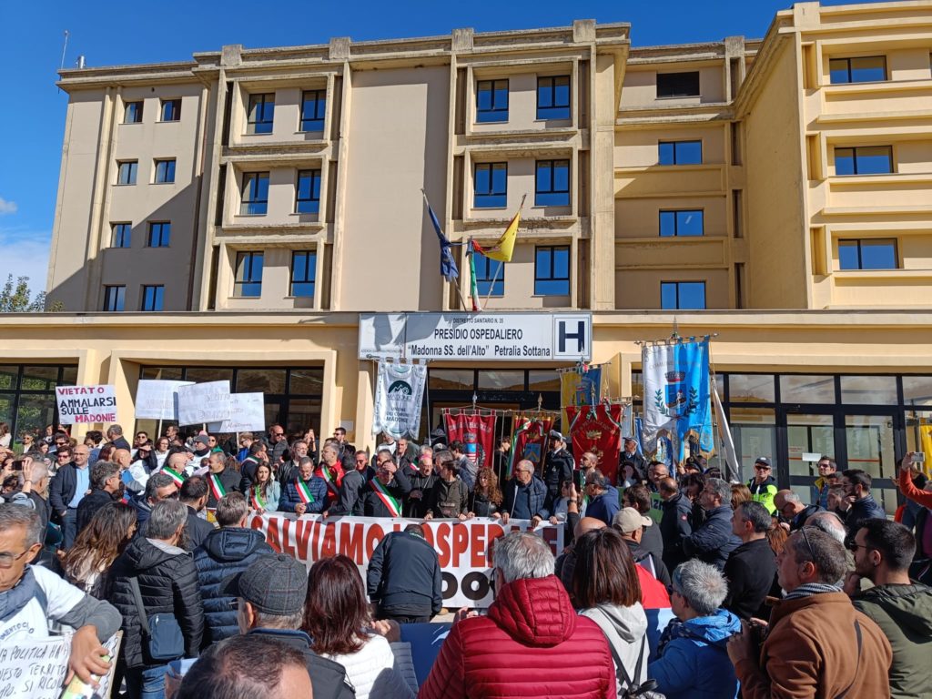 Ospedale Madonna Dell’Alto, positivo l’incontro con il Presidente della Regione Schifani. I sindaci hanno ribadito la necessita di iniziative che tengano conto delle istanze del territorio e che il tavolo di confronto rimanga aperto