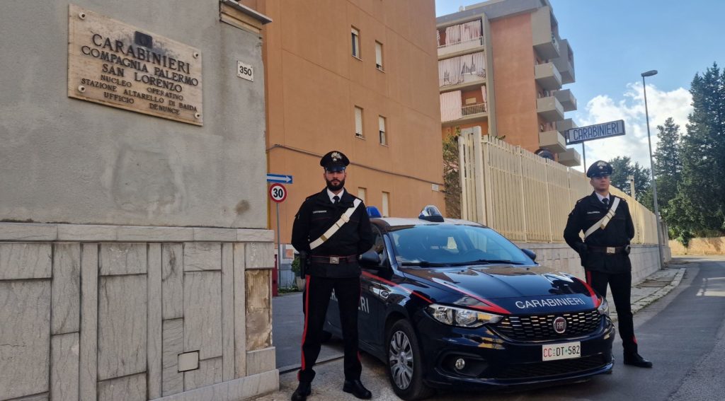 Ruba uno scooter elettrico, arrestato un palermitano