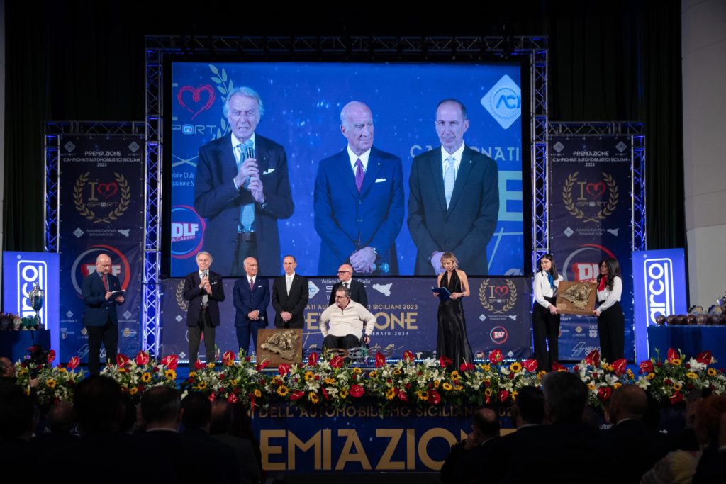 A Taormina il Premio Vaccarella a Montezemolo e alla Ferrari.