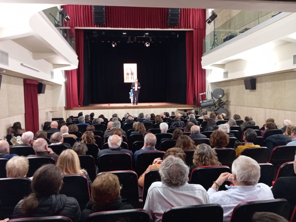Teatro,successo per “Le Mille Bolle Blu’ ” con Filippo Luna al Grifeo