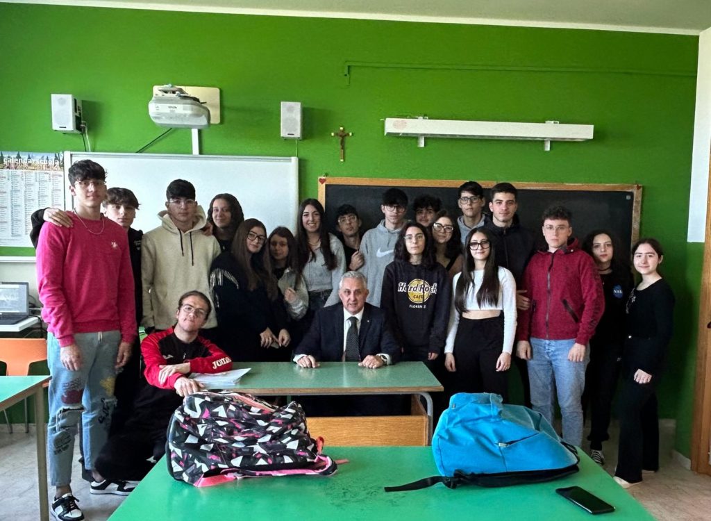 Gangi,gli alunni dell’ISIS “G.Salerno” incontrano le imprese e i professionisti del territorio madonita con l’alternanza scuola-lavoro