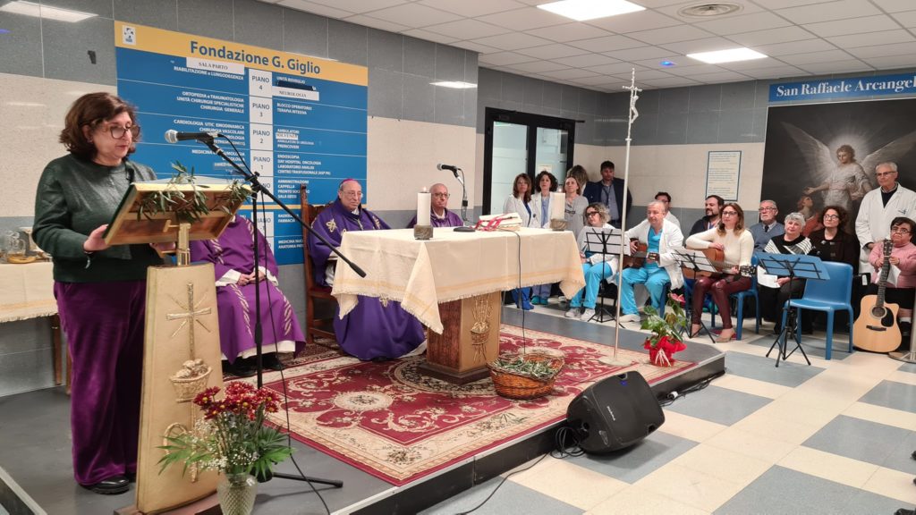 Verso la Pasqua. Il Vescovo incontra i sindaci e celebra in Ospedale