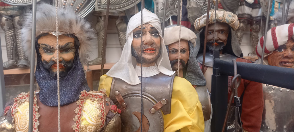 Gli spettacoli dei pupi, la magia quotidiana del Museo delle Marionette