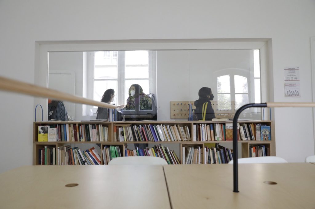 “La scuola si cura”, dialogo aperto tra scrittori, insegnanti e studenti