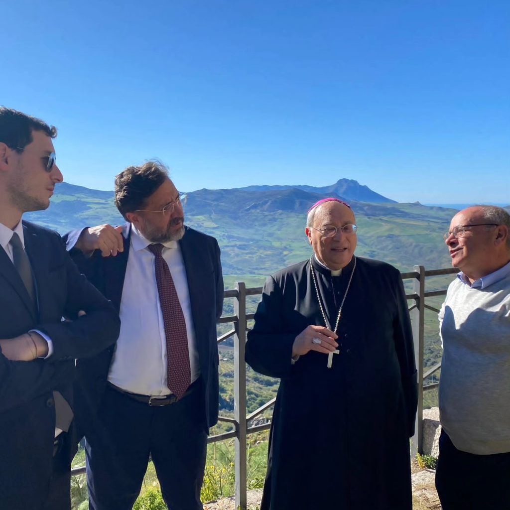Mons. Marciante in visita a Caltavuturo