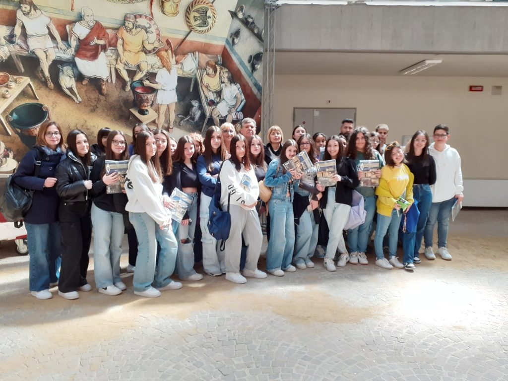SiciliAntica: Progetto “A scuola di archeologia”