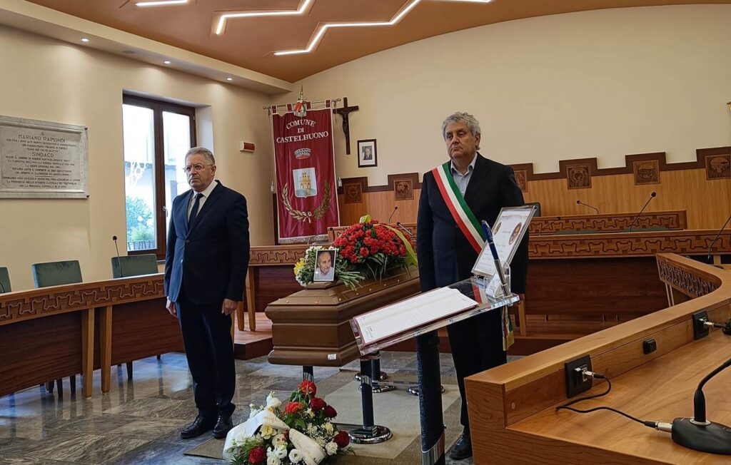 Castelbuono,camera ardente presso l’aula Consiliare “Vincenzo Carollo” per il già Sindaco Francesco Romeo