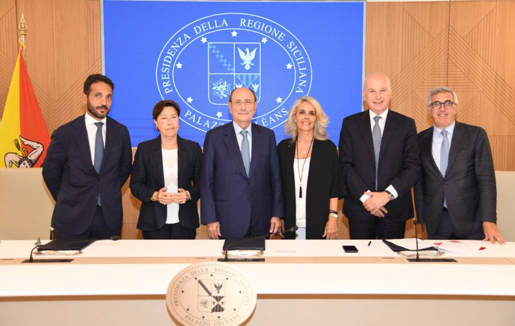 Sanità, firmato accordo con ospedali privati convenzionati. Schifani: «Sinergia fondamentale per abbattere le liste d’attesa”