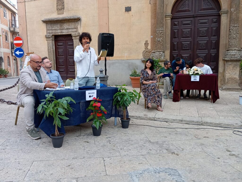 San Mauro Castelverde, entra nel vivo il Festival di Poesia Paolo Prestigiacomo. Successo per il nuovo format che coinvolge tutte le generazioni