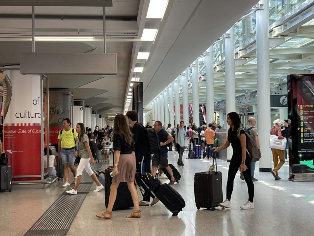 Con l’estate e le vacanze aumentano i disservizi. Federconsumatori pronta ad assistere i viaggiatori.
