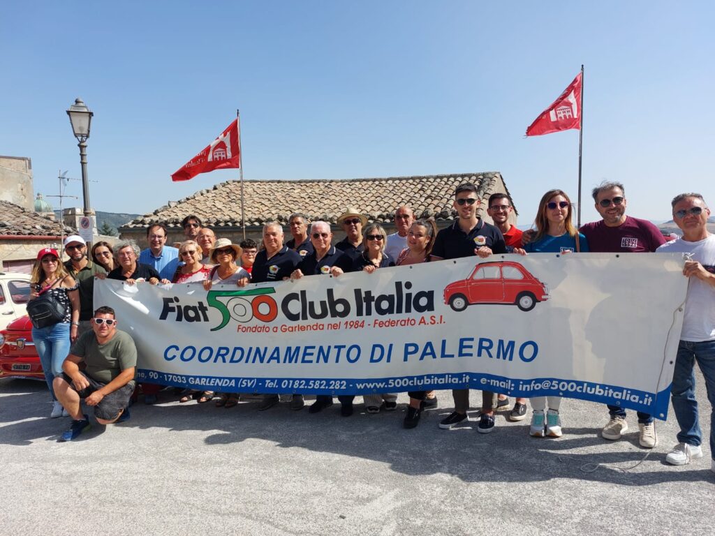 A Gangi un weekend con le mitiche Harley Davidson e le vecchie Fiat 500