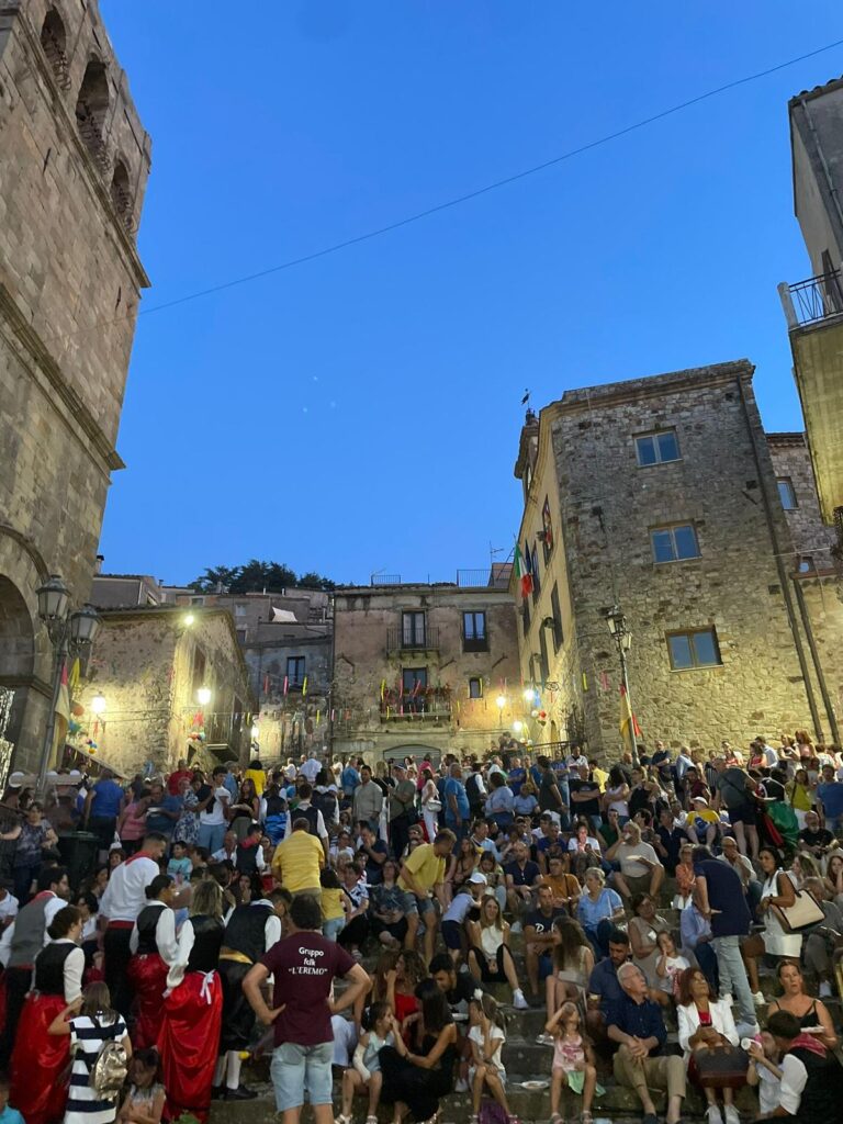 San Mauro Castelverde, il video della “pisata” dei fratelli Nicolosi diventa virale: tantissime visualizzazioni e commenti positivi
