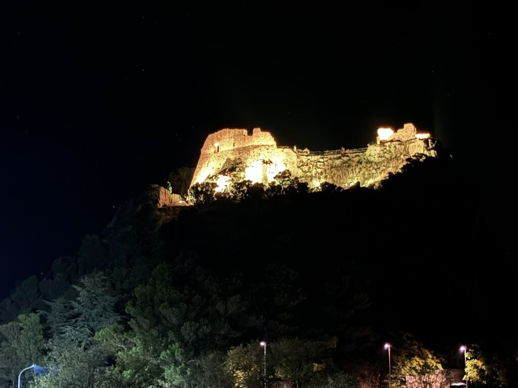 Geraci Siculo,il Castello dei Ventimiglia si veste d’oro
