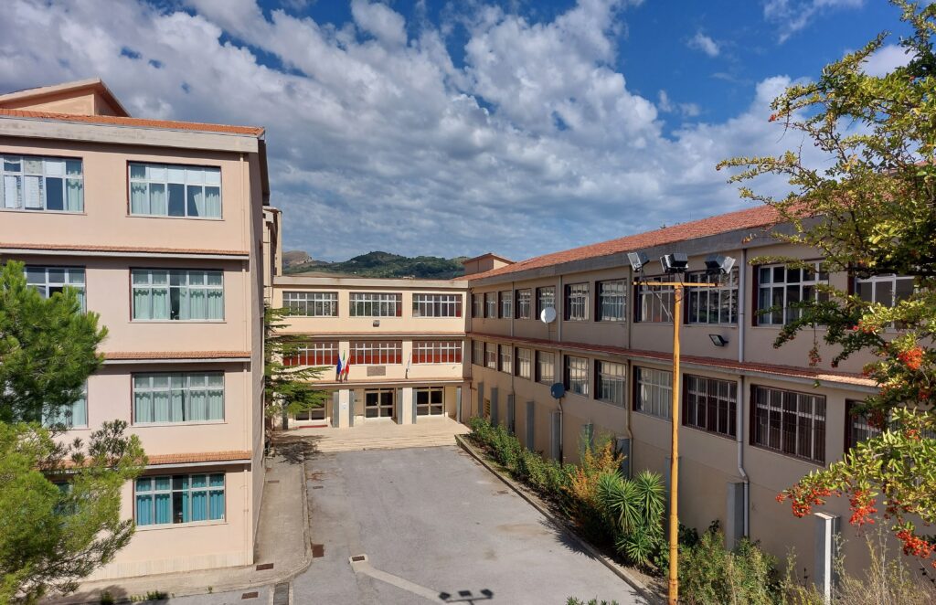 Gangi, contributo economico per spese trasporto studenti