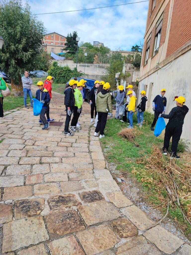 A Petralia Soprana “Puliamo il Mondo”, Comune e Istituto Comprensivo partecipano all’appuntamento di Legambiente 