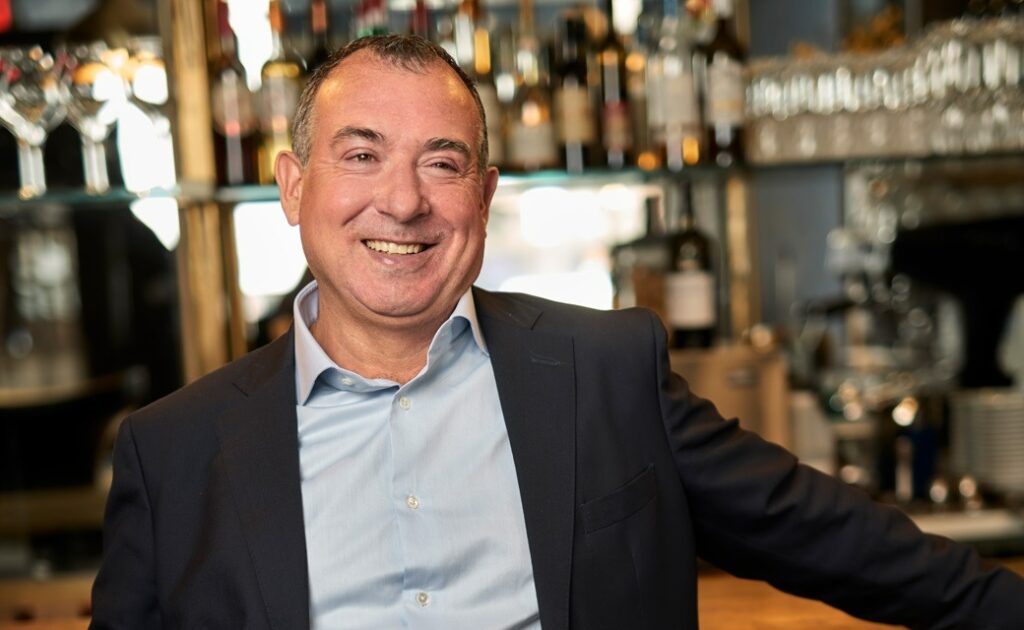 Apre a New York Realmuto Alta Pasticceria Italiana: il sogno del siciliano Francesco Realmuto, emigrato da Baucina alla Grande Mela