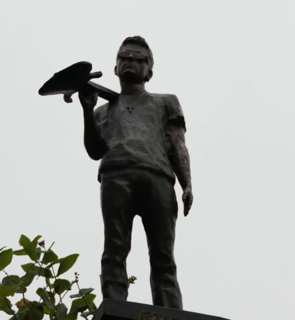 Davide Lo Surdo: una statua di bronzo realizzata in suo onore