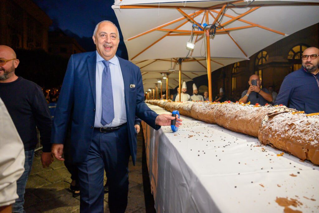 Cannolo da record a Palermo
