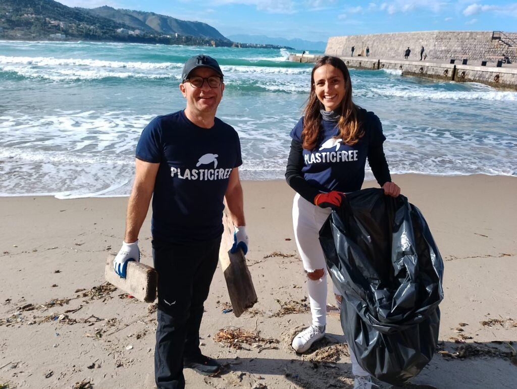 Successo per la giornata Plastic Free a Cefalù: raccolti 100 kg di rifiuti