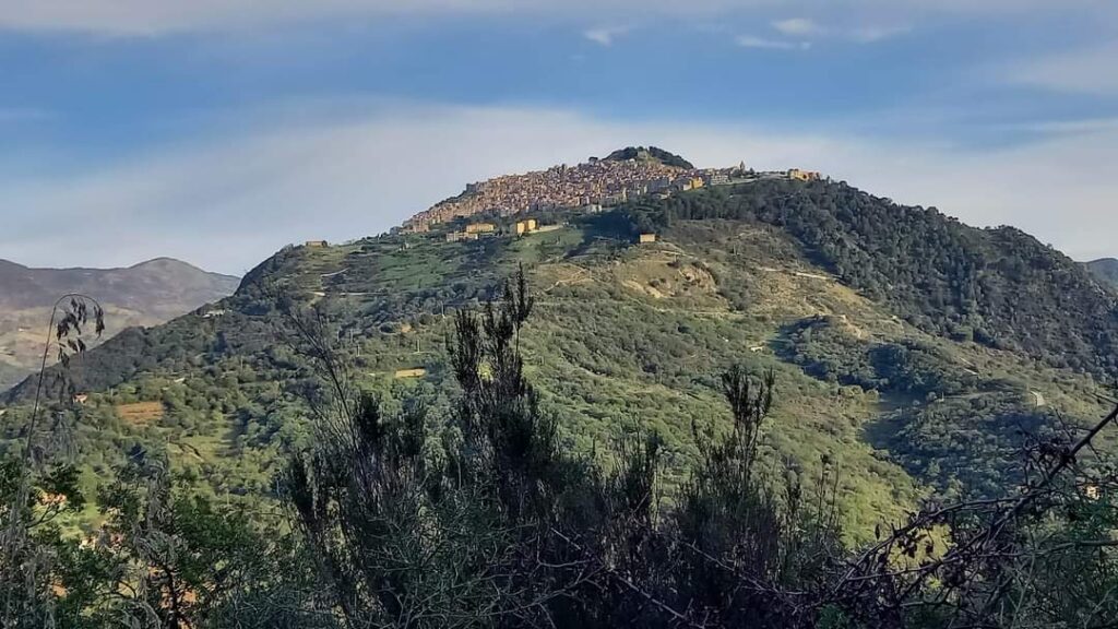 Frane, in gara i lavori per mettere in sicurezza il centro storico di San Mauro Castelverde