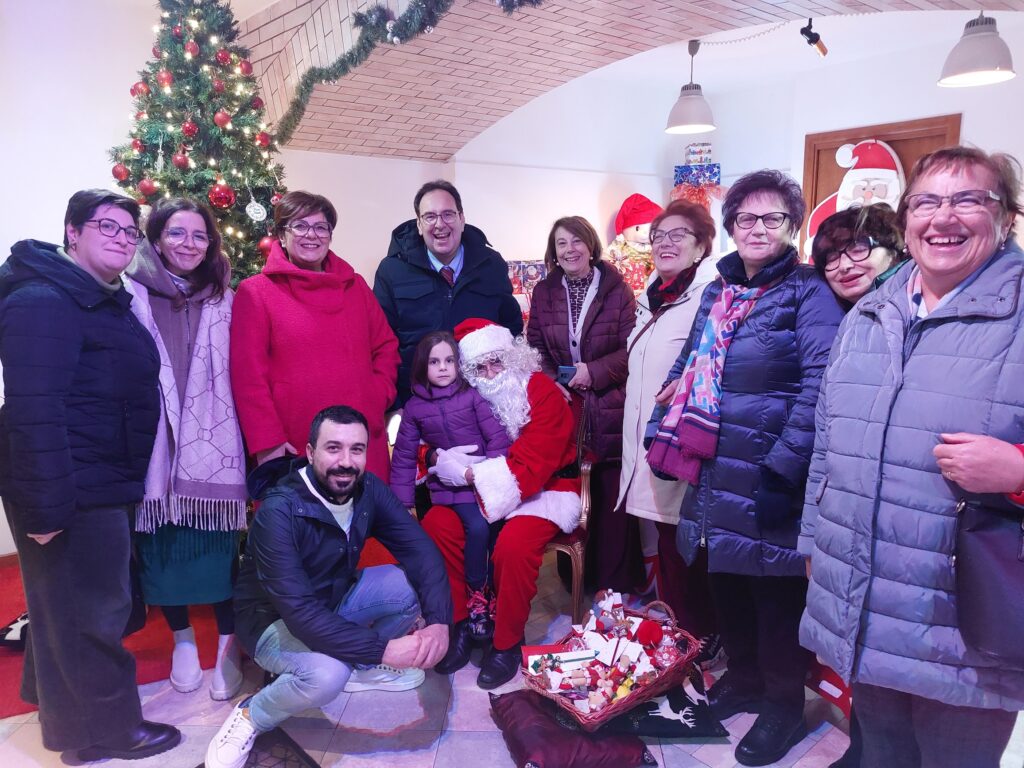 Inaugurata a Gangi la Casa di Babbo Natale
