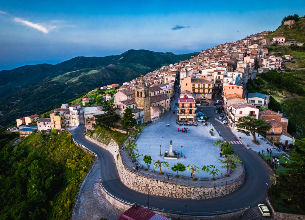 San Mauro Castelverde presenta la XII edizione del premio letterario e la V edizione del festival di poesie “Paolo Prestigiacomo”
