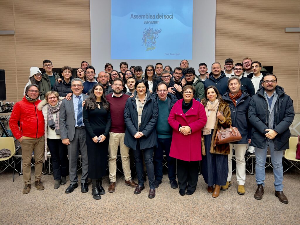 Gangi,forum giovani,il futuro si costrusce innovando