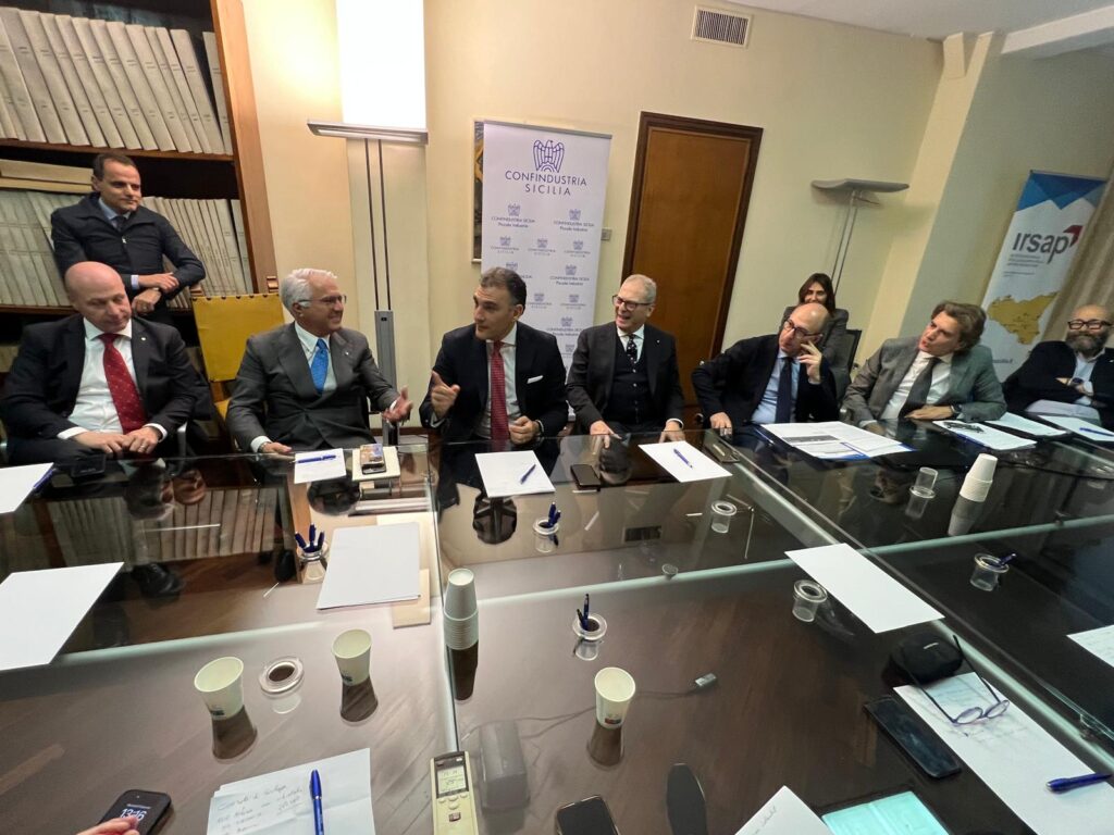 Ex Blutec, Tamajo incontra le imprese: «A breve il primo bando da 15 milioni per attrarre investitori»