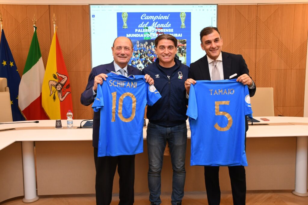 Palazzo d’Orléans, premiati i giuristi-calciatori campioni del mondo
