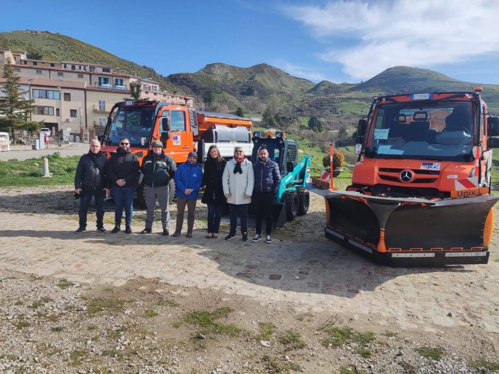Madonie, consegnati i mezzi spalaneve