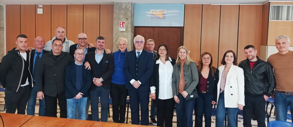 Asp di Palermo: firma del contratto e immissione in servizio per 13 nuovi autisti